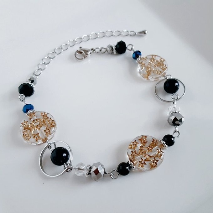 アンティーク風アクリルビーズとサークルフープのブレスレット(シルバー×ブラック)