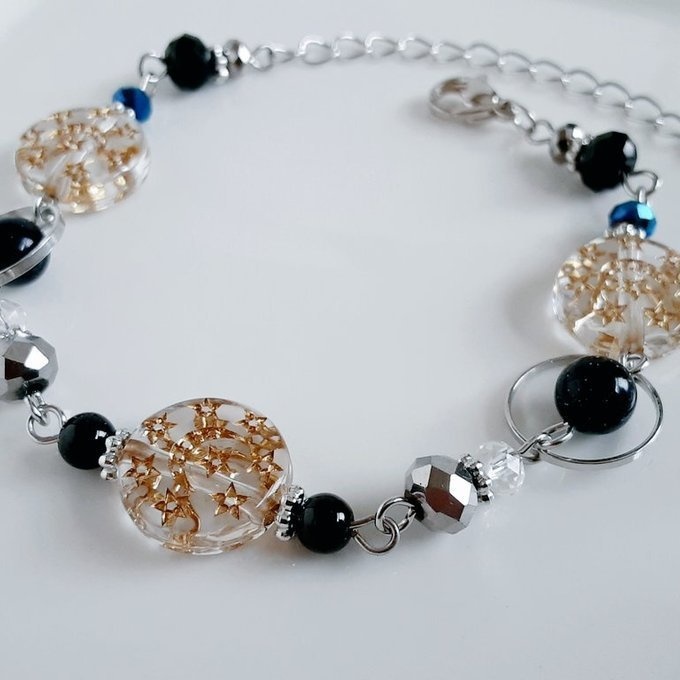 アンティーク風アクリルビーズとサークルフープのブレスレット(シルバー×ブラック)
