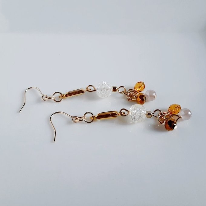 クラッククリスタルとシャープなアクリルフレームストーンのお洒落ピアス/イヤリング