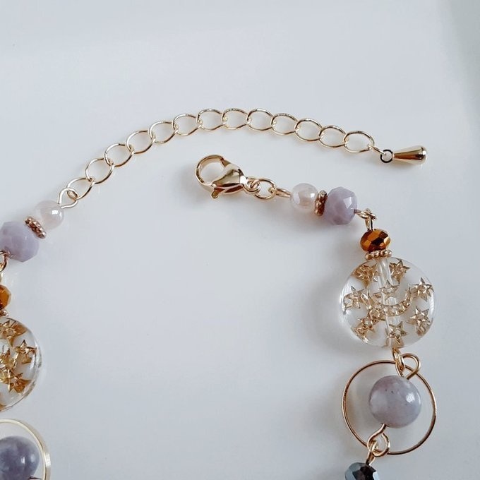 アンティーク風アクリルビーズとサークルフープのブレスレット(ゴールド×パープル)