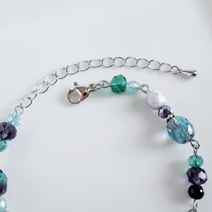 再販☆ラウンドフープ付き☆ファイアポリッシュチェコビーズとガラスビーズの癒しのエメラルドグリーンのブレスレット