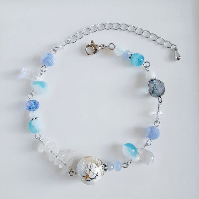 和を感じる☆唐草ビーズとロイヤルブルームーンストーンとしずくビーズとガラスビーズのスカイブルー色ブレスレット