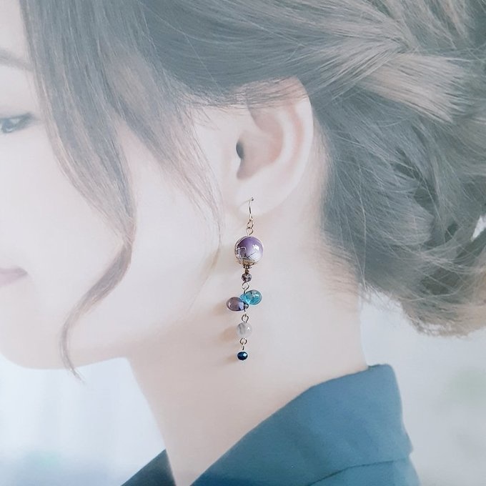 和を感じる☆唐草ビーズとしずくビーズのパープル色のロングピアス/イヤリング