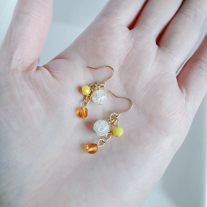 クラッククリスタルとチェコビーズとガラスビーズのちょいミニピアス/イヤリング