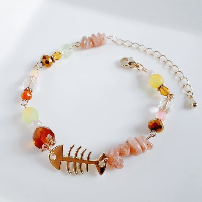 お魚パーツが可愛い☆サンストーンと大人シックカラーのお洒落ブレスレット