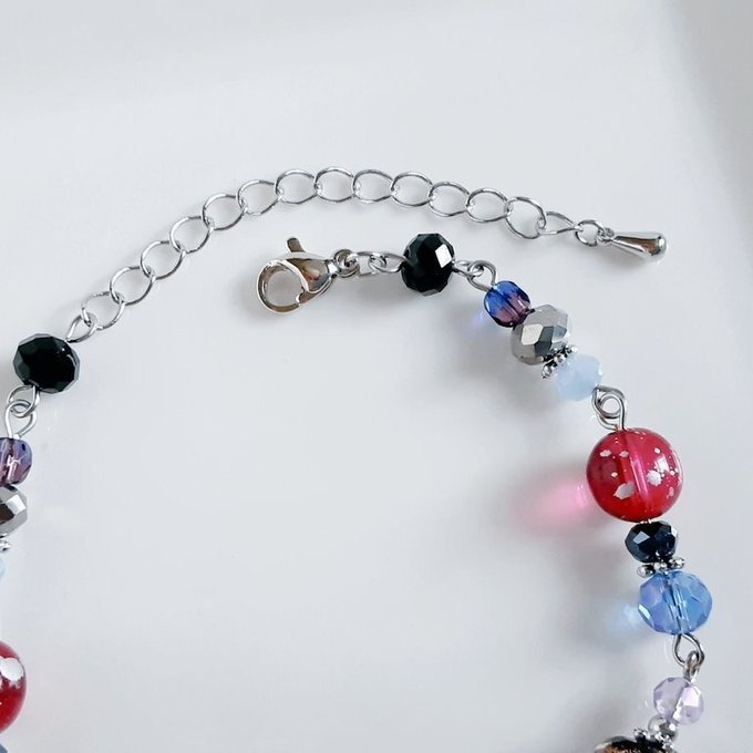 猫の肉球、心電図、ハートチャームが可愛い☆とんぼ玉ビーズとガラスビーズのブルーピンクカラーのブレスレット