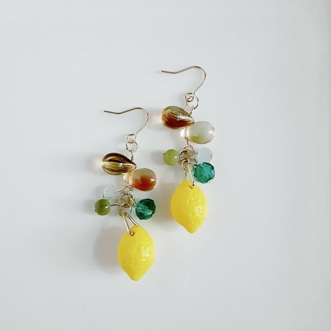 再販☆レモンが可愛い☆しずくとガラスビーズの爽やかカラーのプチジャラジャラピアス/イヤリング