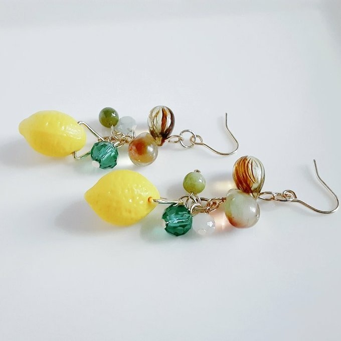 再販☆レモンが可愛い☆しずくとガラスビーズの爽やかカラーのプチジャラジャラピアス/イヤリング