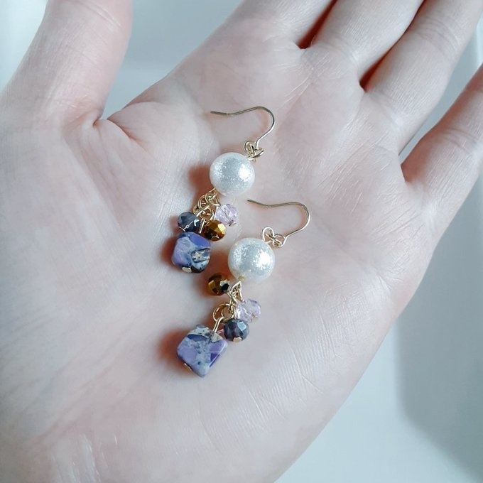 シャイニーパールと紫色染めインペリアルジャスパーのぷちジャラジャラピアス/イヤリング