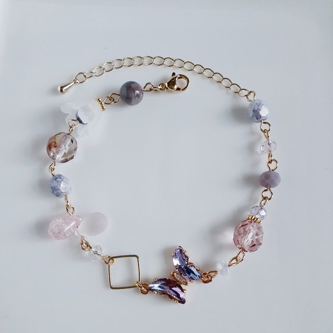 可愛い☆ぷっくりしずくと蝶とスクエアフープの優しいピンクパープルカラーのブレスレット