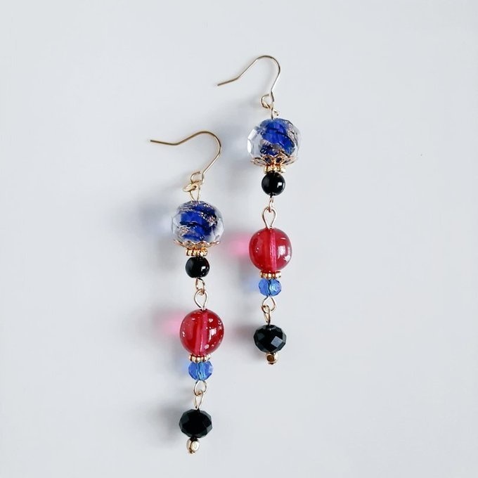 とんぼ玉ビーズとチェコビーズのゆらゆらロングピアス/イヤリング(ブルーピンク)