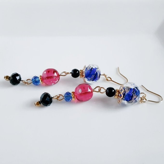とんぼ玉ビーズとチェコビーズのゆらゆらロングピアス/イヤリング(ブルーピンク)