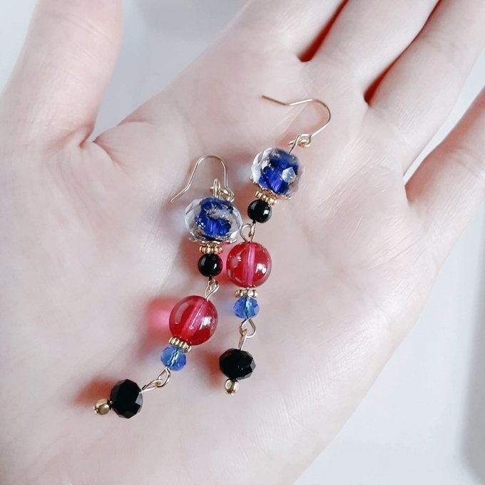 とんぼ玉ビーズとチェコビーズのゆらゆらロングピアス/イヤリング(ブルーピンク)