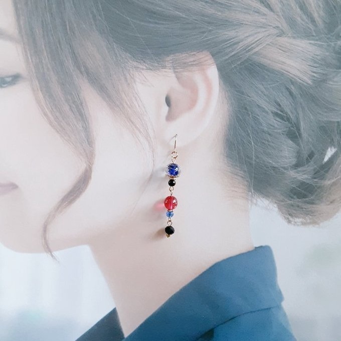 とんぼ玉ビーズとチェコビーズのゆらゆらロングピアス/イヤリング(ブルーピンク)