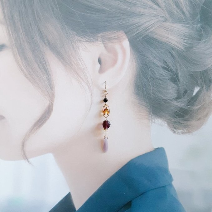 チェコビーズとオーバルフープのお洒落ロングピアス/イヤリング(秋色アメジストパープル)