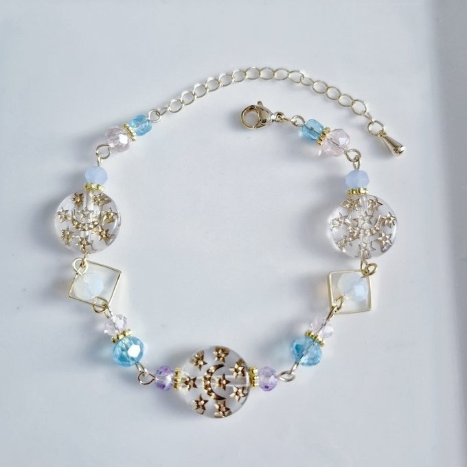アンティーク風アクリルビーズとサークルフープのブレスレット(ゴールド×アクアブルー)