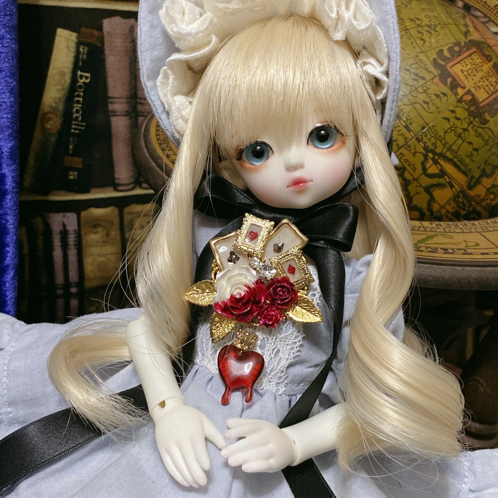 ブローチ　ハートの女王