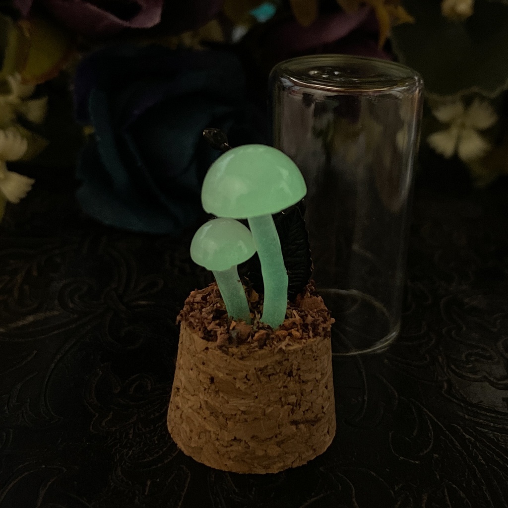 キノコのオブジェ　ヤコウタケ