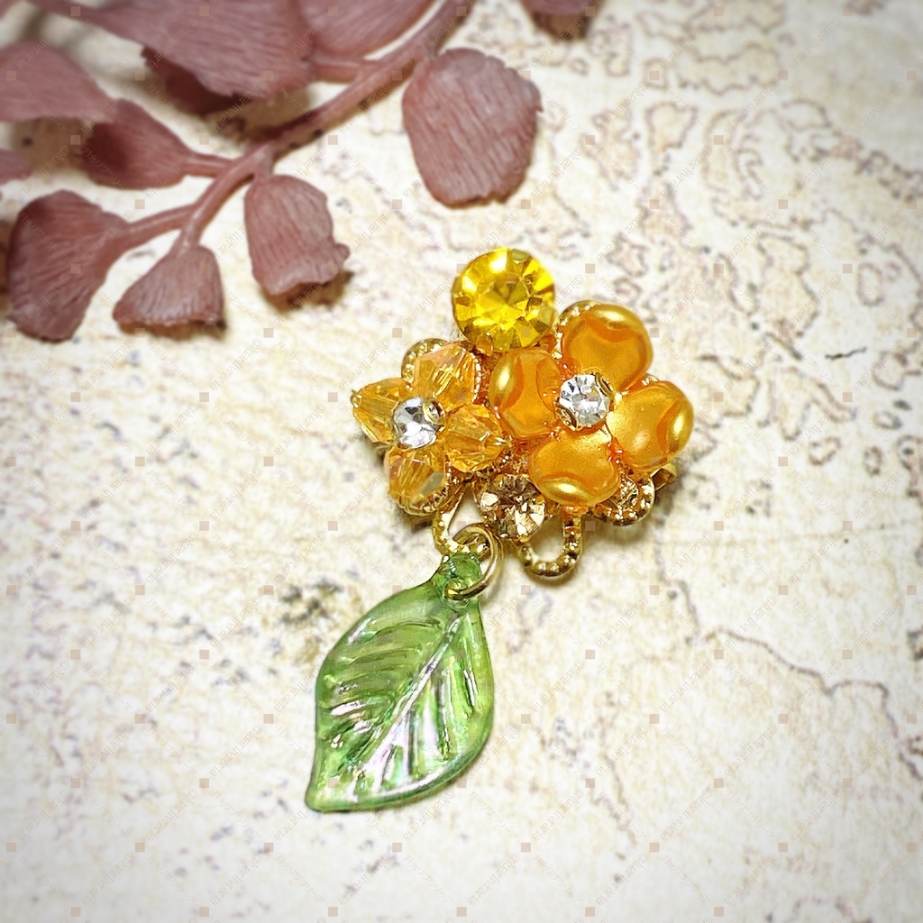 ブローチ　金木犀