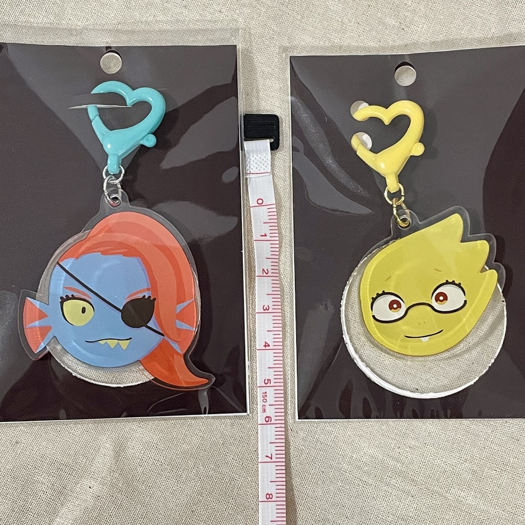 UT アクリルキーホルダー