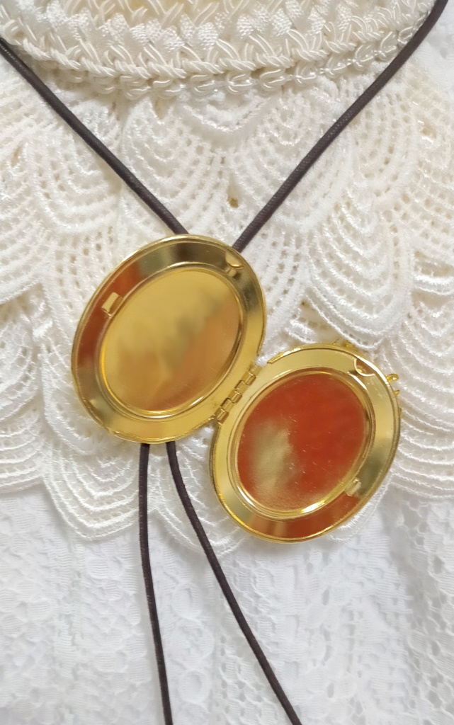 ❦ 胸元に矜持・誇り高きクレスト(色カスタム可能) ❦