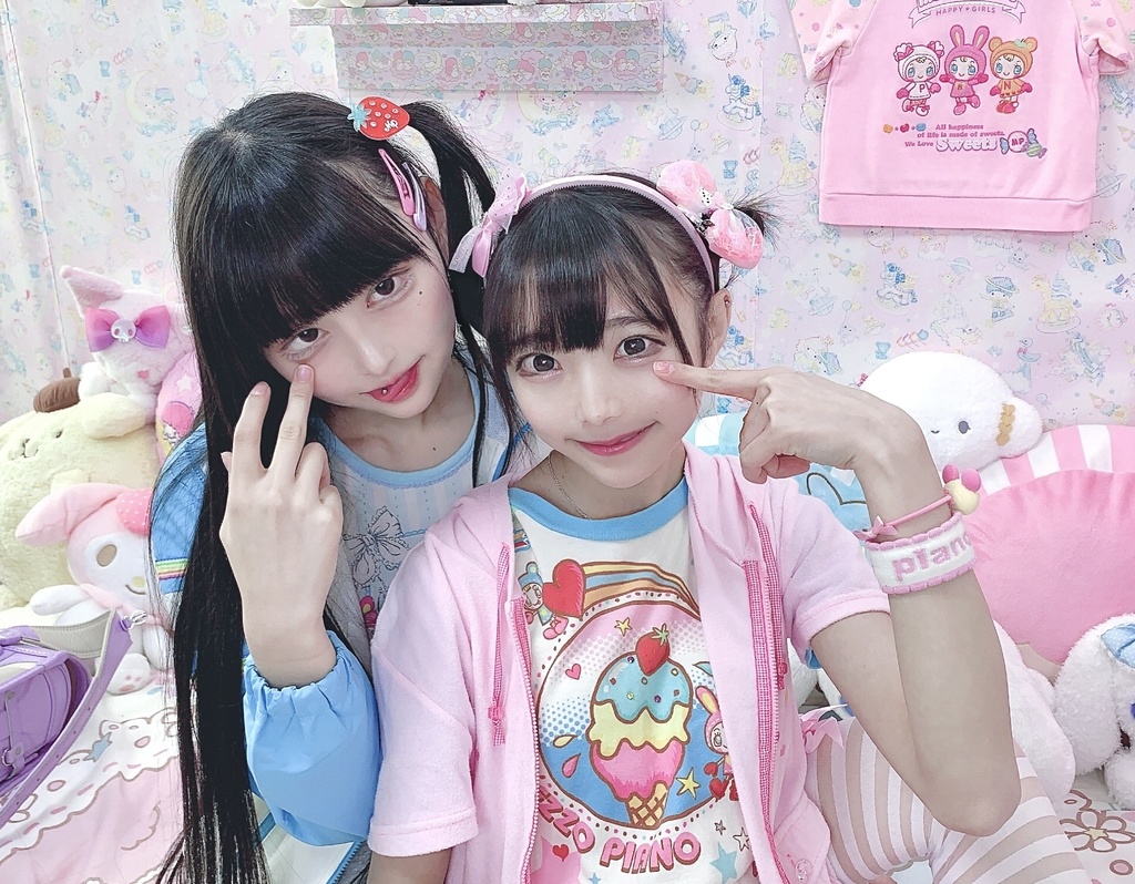 かみてゃん。×高嶺ヒナ女児服百合写真集