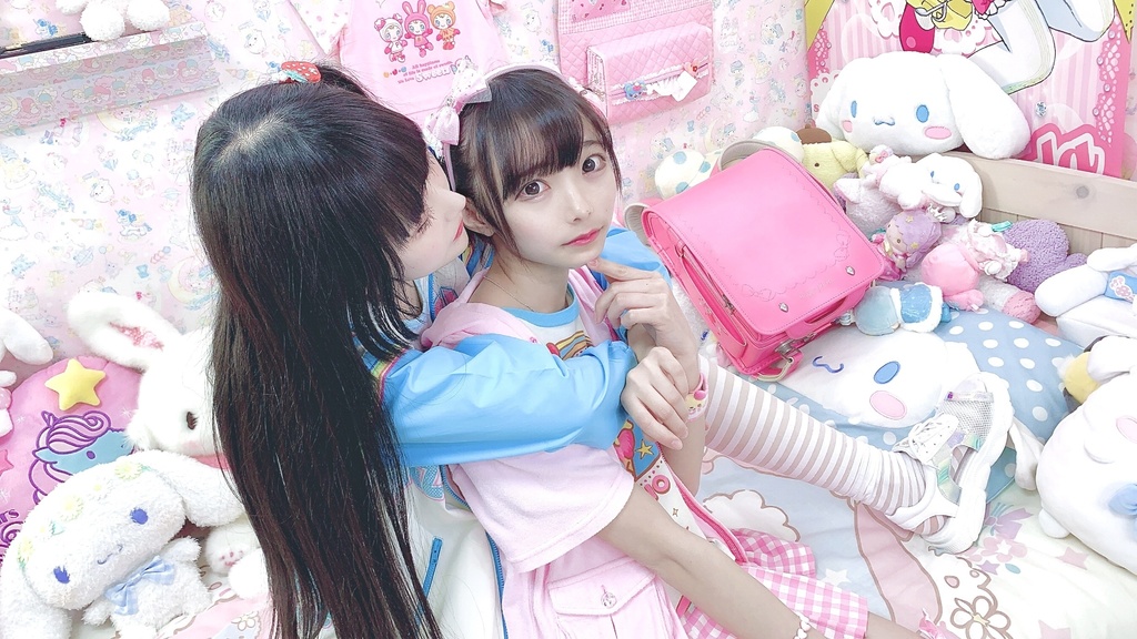 かみてゃん。×高嶺ヒナ女児服百合写真集