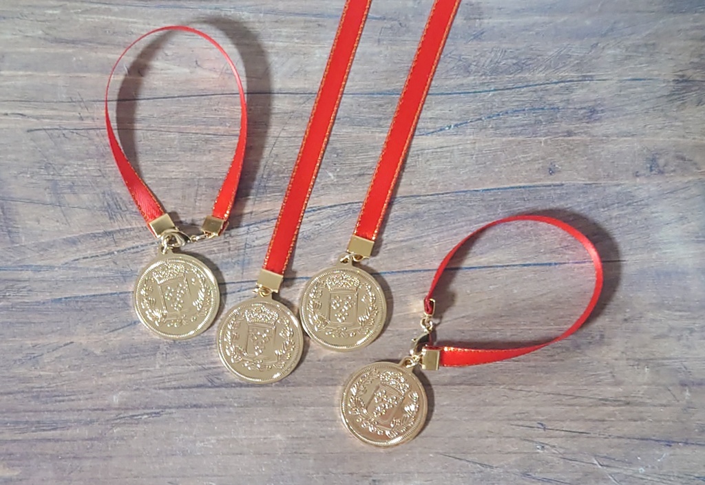 ぬいぐるみ用　金メダル