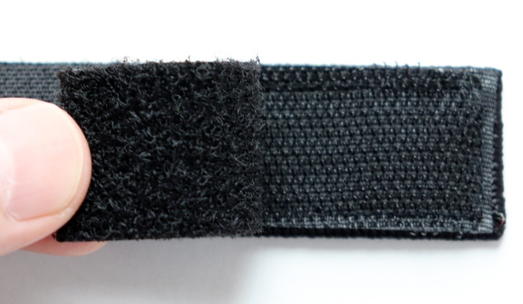 ワッペン 永遠の反抗期 ミリタリー サバゲー 刺繍パッチ デザイン:れすとらんじ サイズ:10×2.5cm マジックテープ(ベルクロ)着脱式