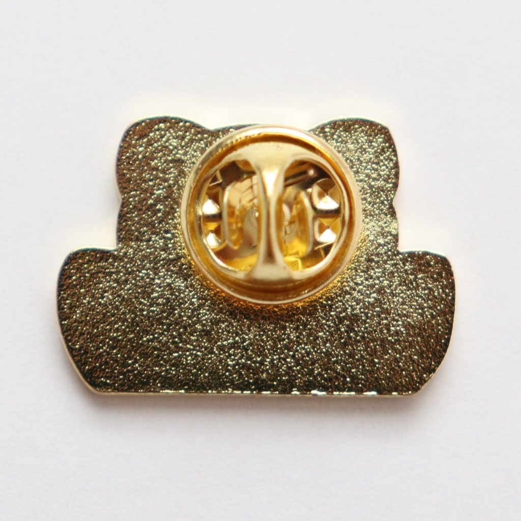 ピンバッジ しろにゃんこ デザイン:肉球の村。 かわいい猫(ネコ)ピンズ サイズ:2.5×1.8cm