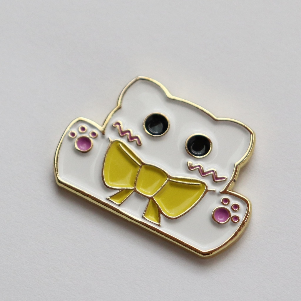 ピンバッジ しろにゃんこ デザイン:肉球の村。 かわいい猫(ネコ)ピンズ サイズ:2.5×1.8cm
