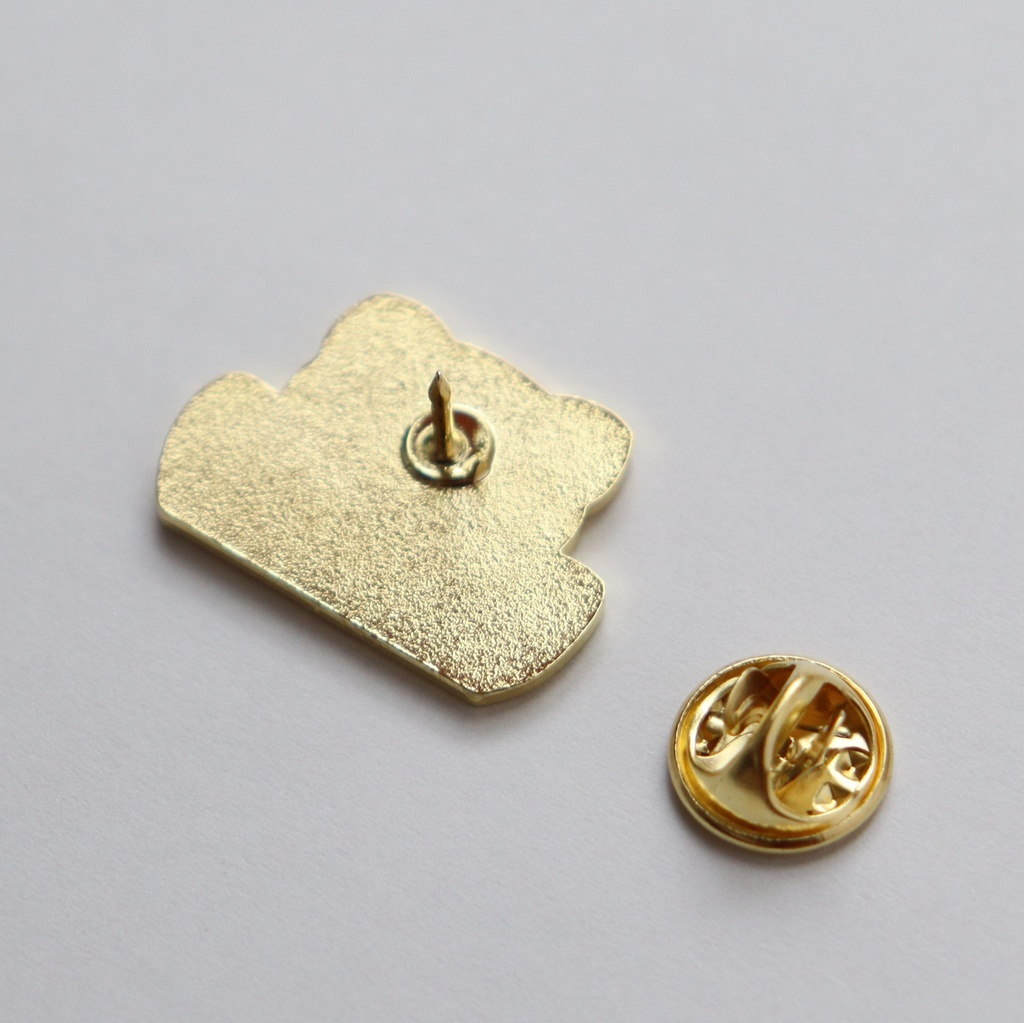 ピンバッジ しろにゃんこ デザイン:肉球の村。 かわいい猫(ネコ)ピンズ サイズ:2.5×1.8cm