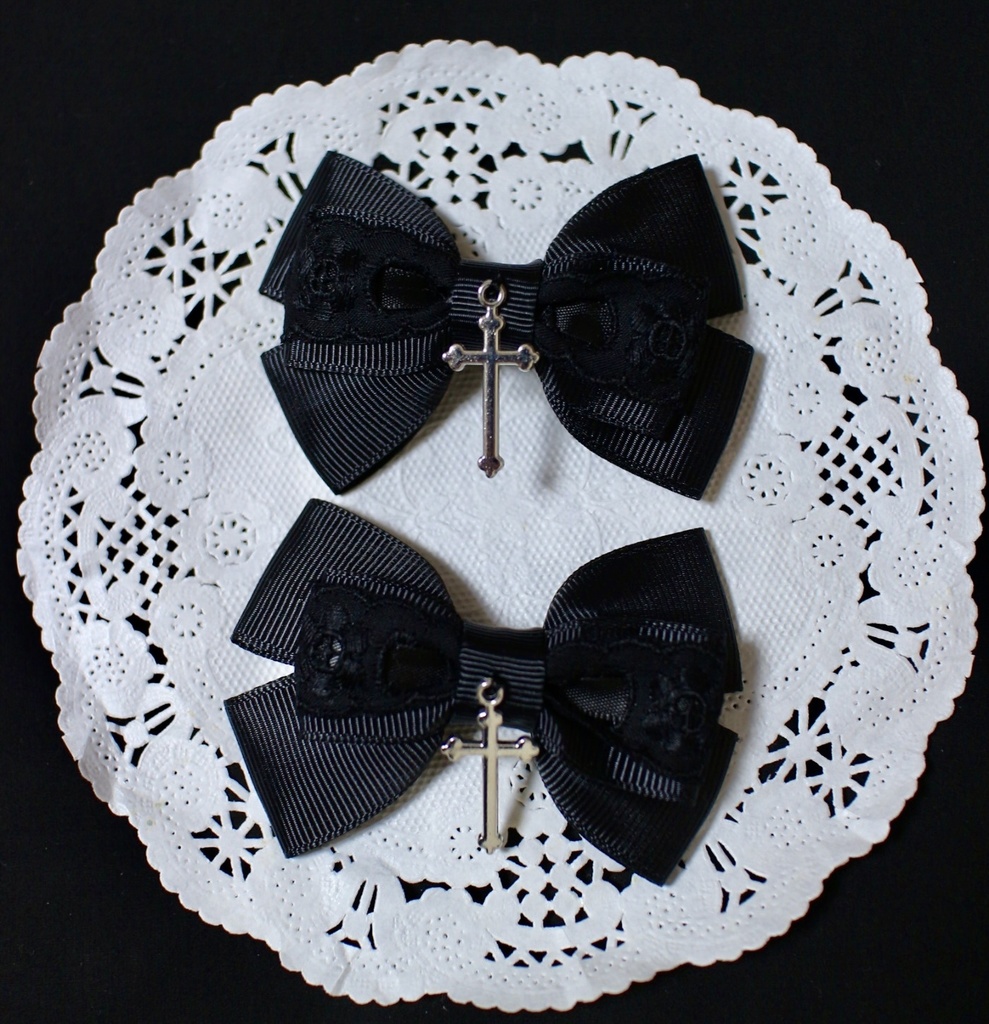 【リボンヘアクリップ】黒×黒