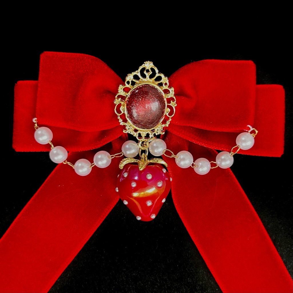 【いちごのベルベットリボンタイ】