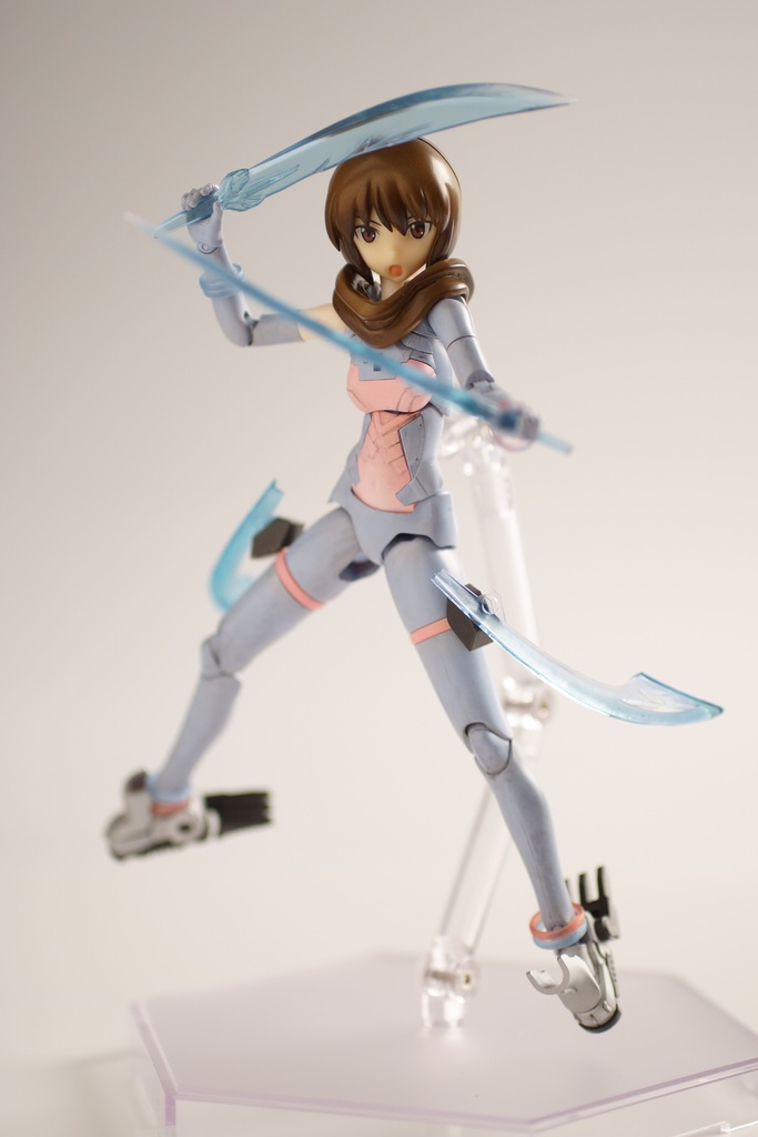 光の剣(左鞘と右鞘があります) クリアーブルー版(1/10~1/12、メガミデバイス等に)