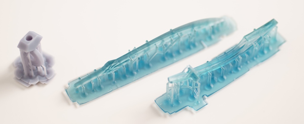 光の剣(左鞘と右鞘があります) クリアーブルー版(1/10~1/12、メガミデバイス等に)