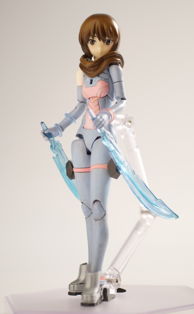 光の剣(左鞘と右鞘があります) クリアーブルー版(1/10~1/12、メガミデバイス等に)