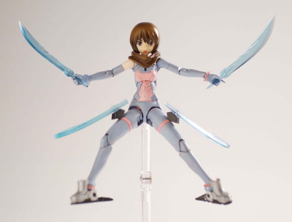 光の剣(左鞘と右鞘があります) クリアーブルー版(1/10~1/12、メガミデバイス等に)