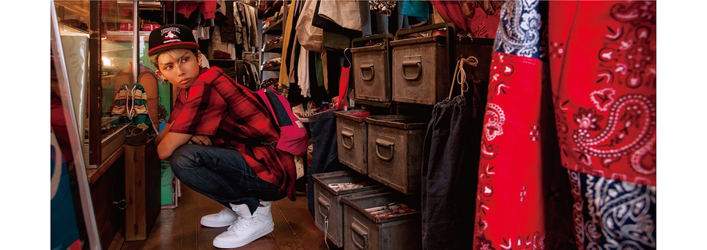 【BETWEEN THE ACTS】