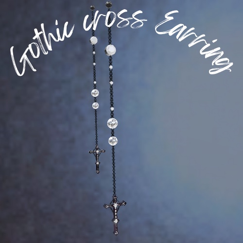Gothicな十字架ピアス