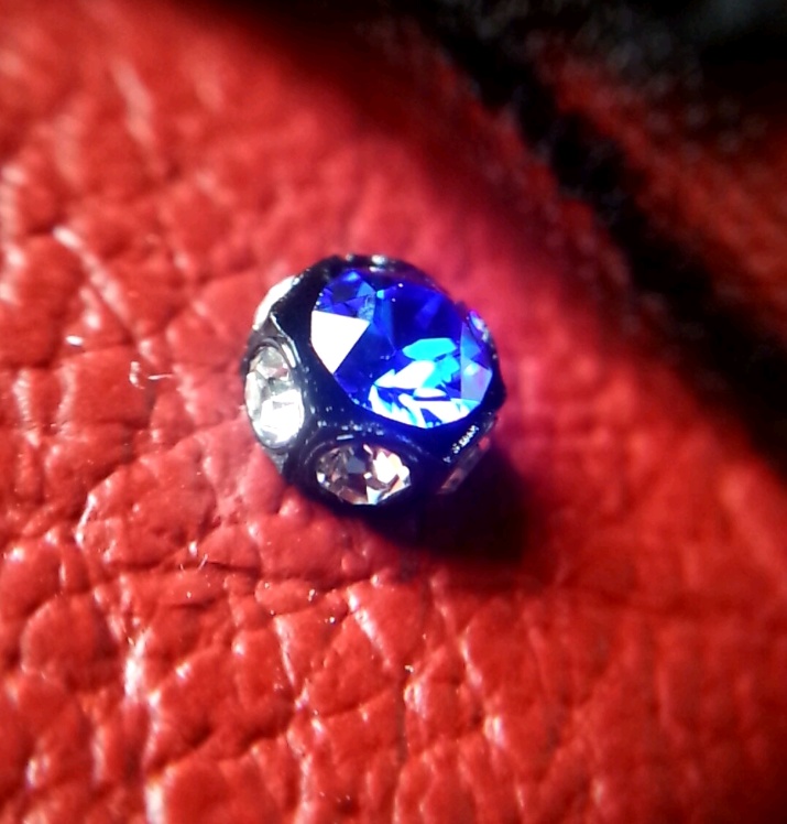 【●】DeLLBy SWAROVSKIブラック×ブルー 片耳ピアス