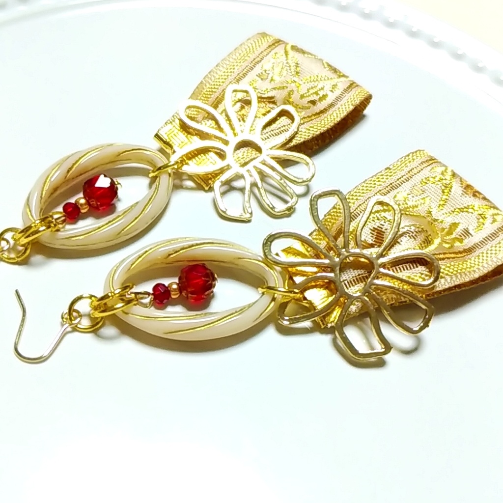 【★◆18】ツイステ カリム・アルアジーム制服イメージピアス・イヤリング