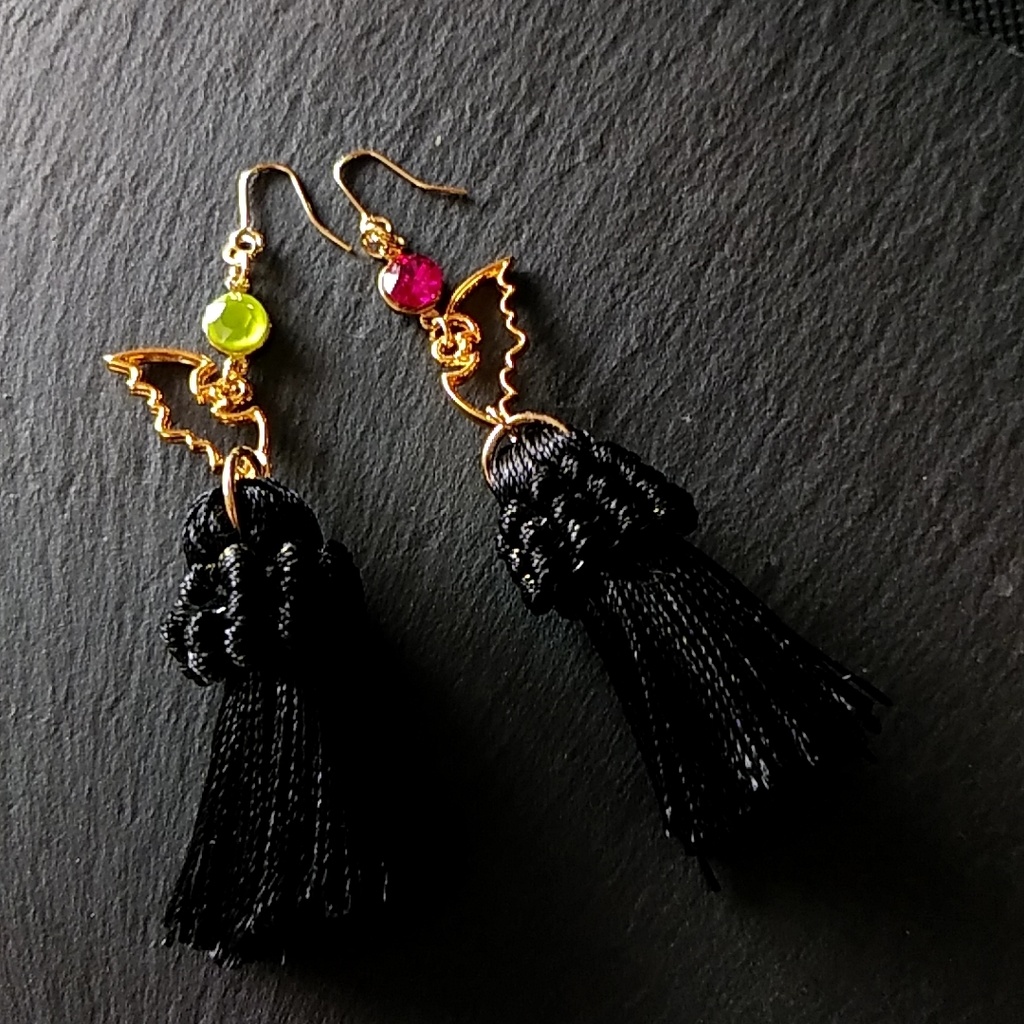 【◆1】ツイステ リリア・ヴァンルージュイメージピアス・イヤリング