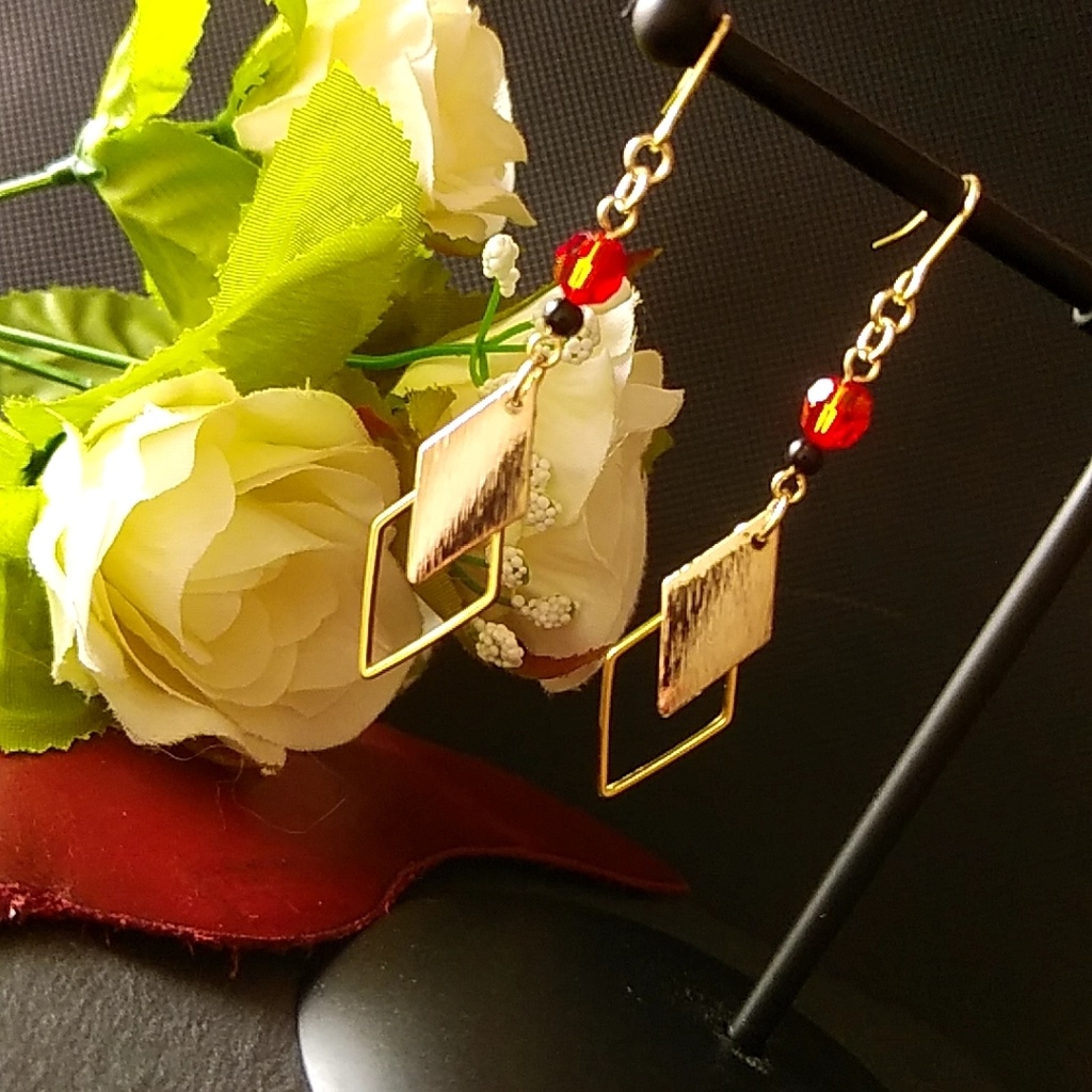 【▼1】呪術廻戦 釘崎野薔薇イメージピアス・イヤリング