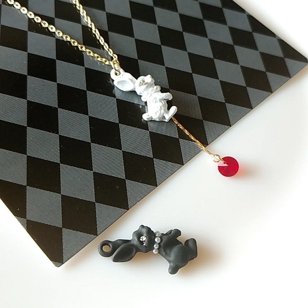 【◆】白と黒のアリスイメージネックレス