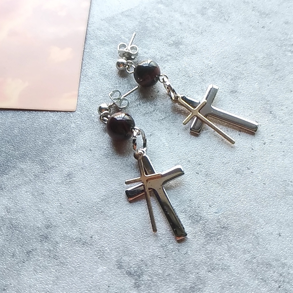 【▼4】東京卍リベンジャーズイメージ“夕闇” ピアス・イヤリング