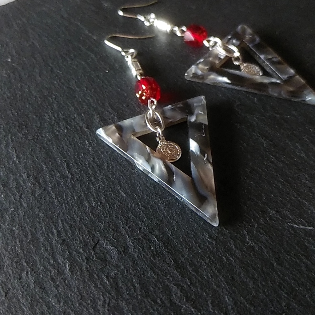 【モデルチェンジ◆3】ヒプマイ 毒島メイソン理鶯イメージピアス・イヤリング