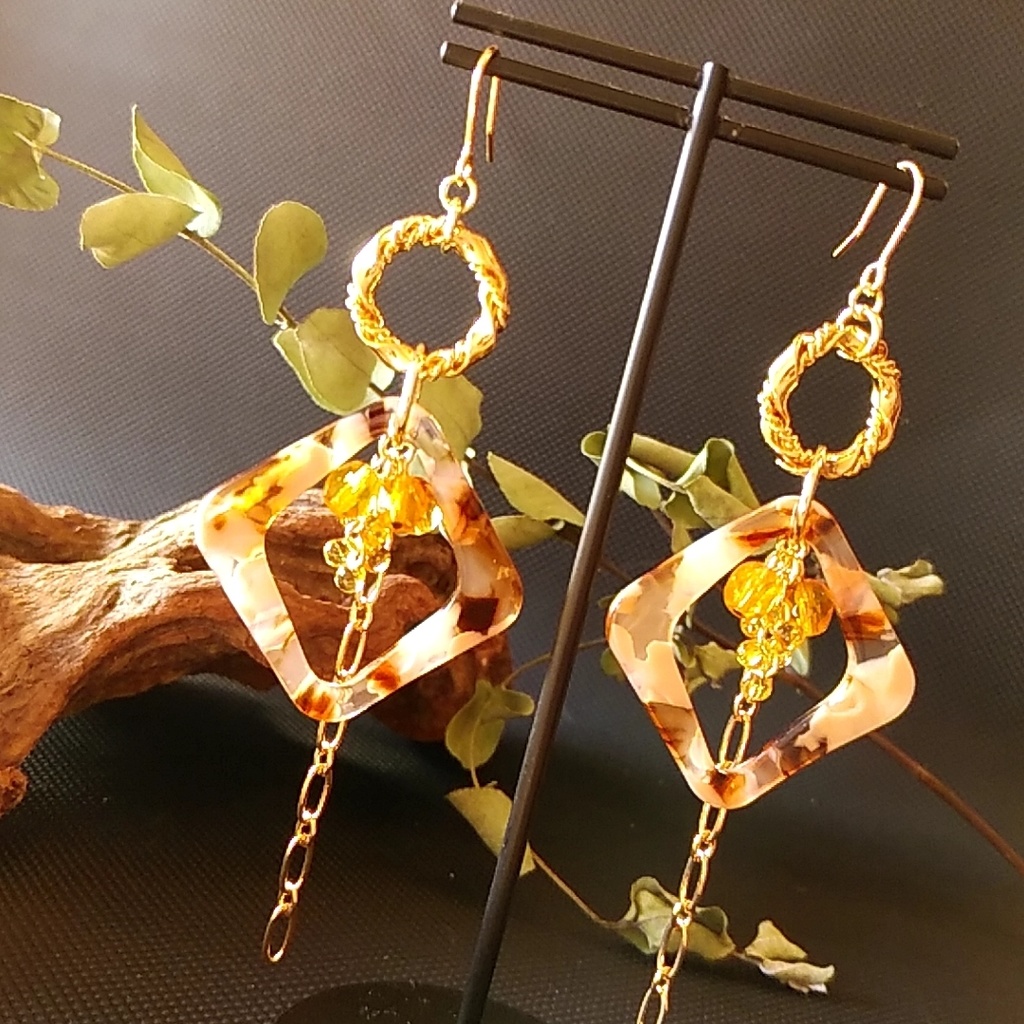 【◆】ツイステ レオナ・キングスカラーイメージピアス・イヤリング