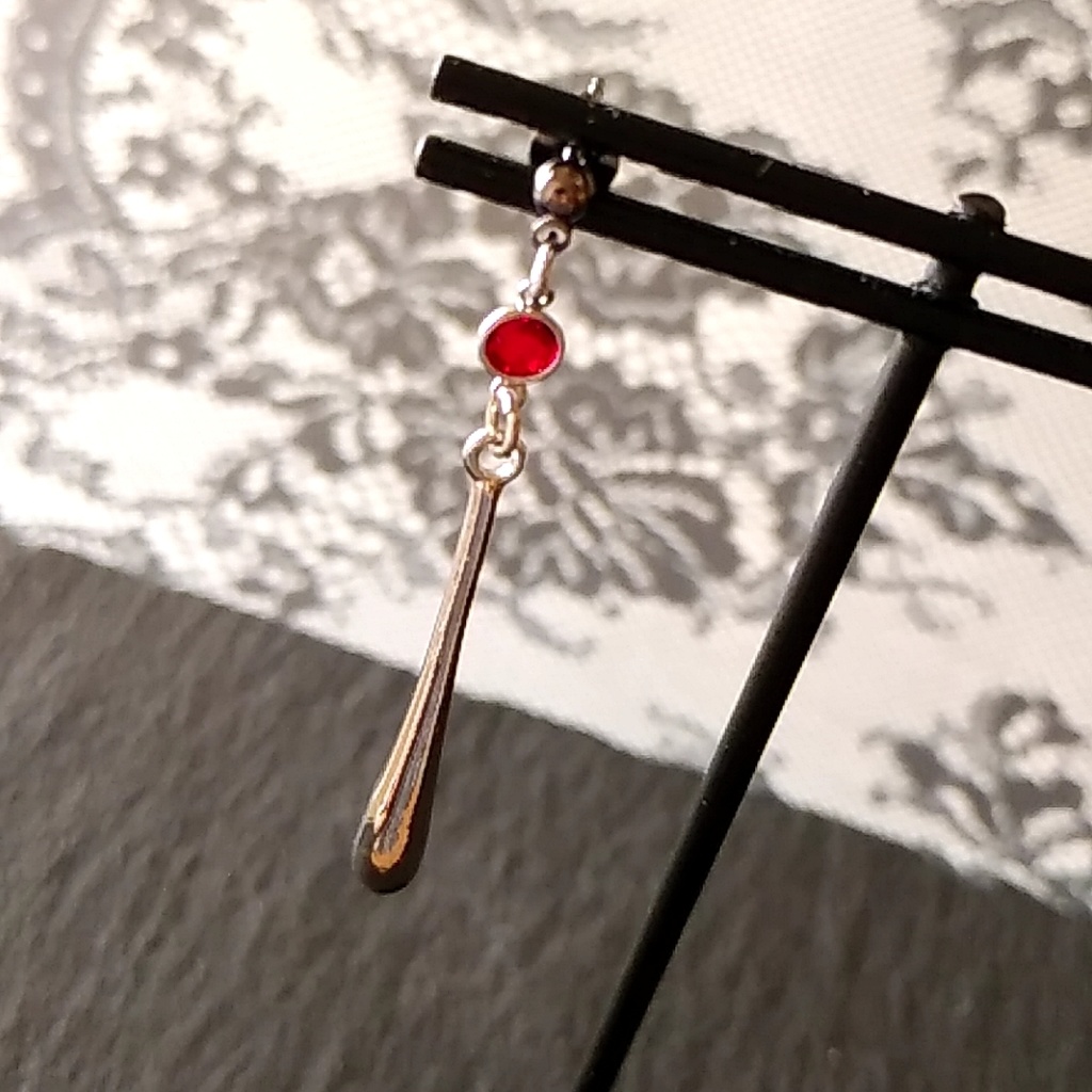 【◆1】東京卍リベンジャーズ 鶴蝶イメージ片耳ピアス・イヤーカフセット