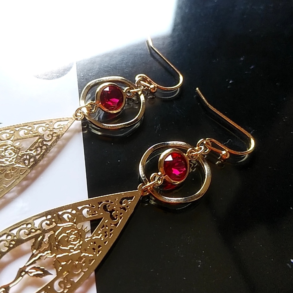 【2ndモデルチェンジ◆5】SPY×FAMILY ヨル・フォージャーイメージピアス・イヤリング